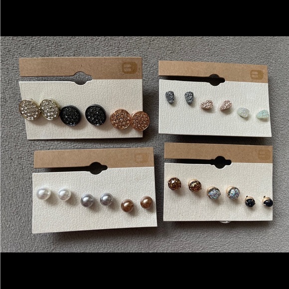 Set of 10 earring packs from Buckle - Picture 2 of 5